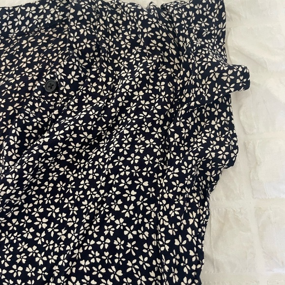 Rails Ellie Navy Floral Romper in Petals - Picture 13 of 13